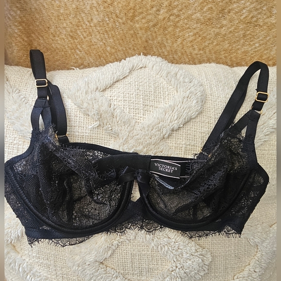 Victoria's Secret Black Full Coverage Lace Bra - Picture 1 of 3